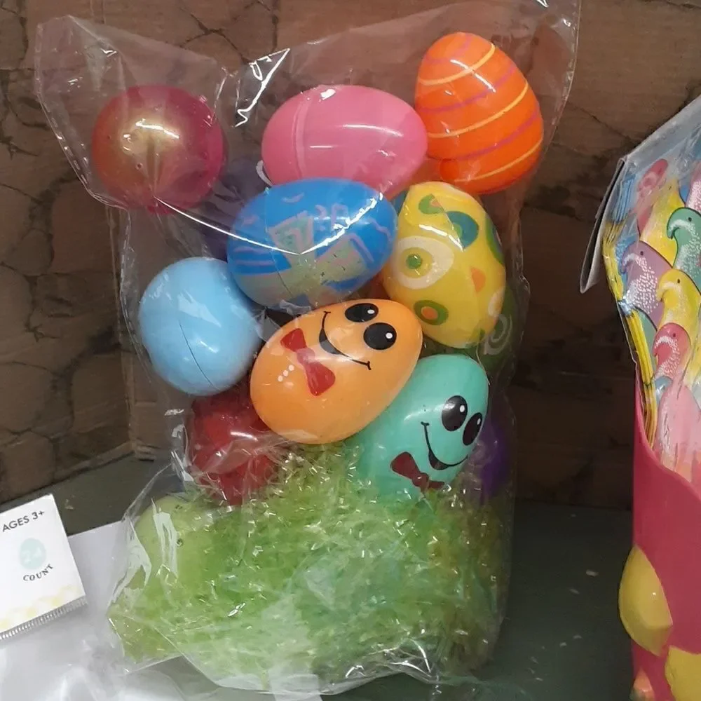 Huge Peeps themed Easter‎ Basket, blow mold bucket & more.